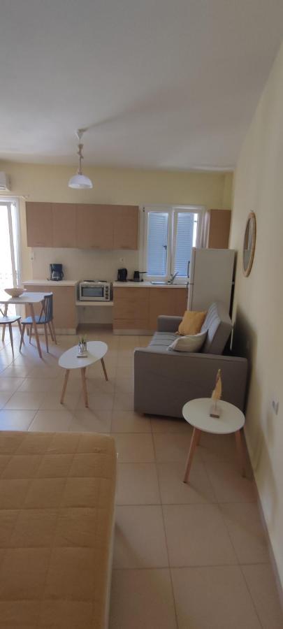 Nicol'S Apartment 에르무폴리 외부 사진